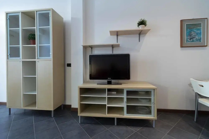 Room 5 of 14