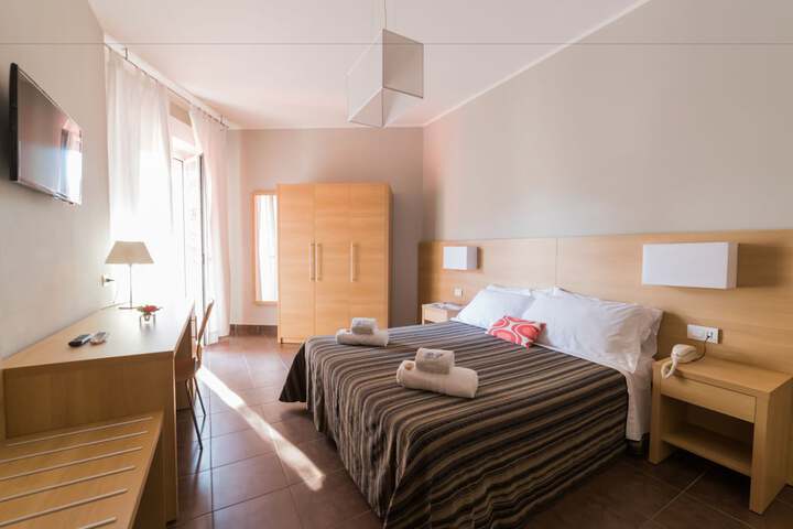 Room 7 of 35