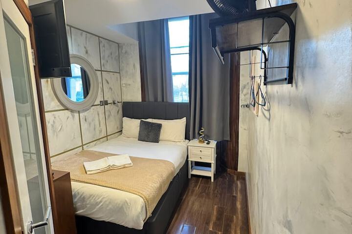 Room 160 of 234