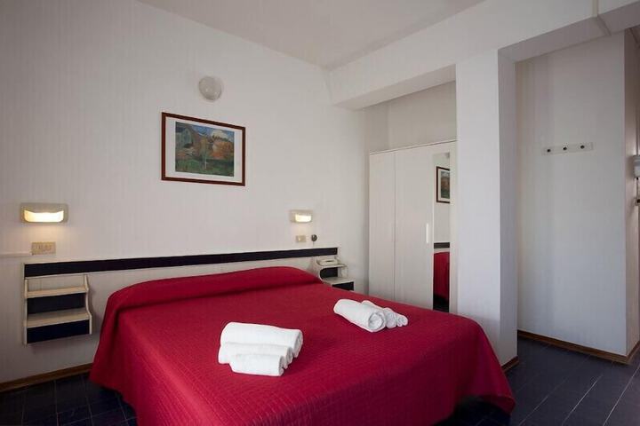 Room 10 of 23