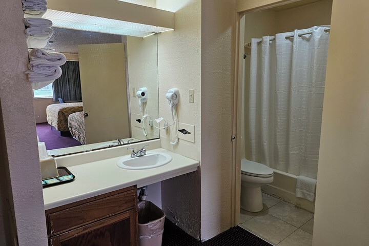 Room 14 of 23