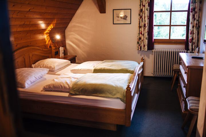 Room 15 of 76