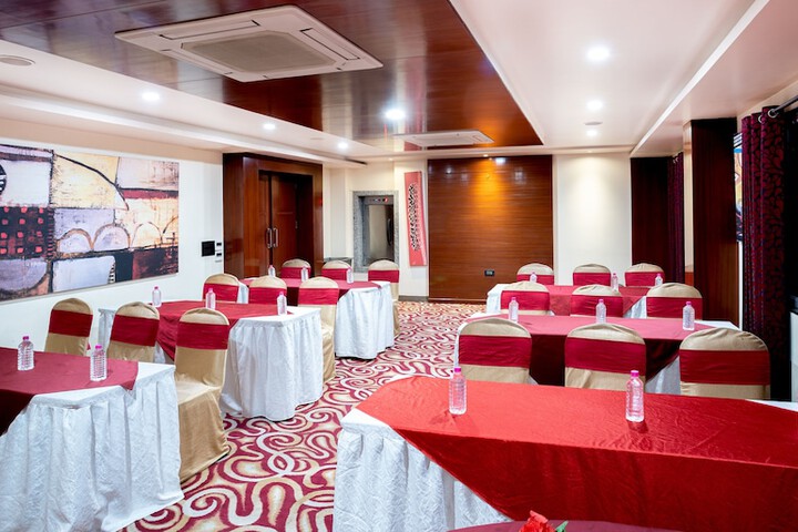 Ballroom/Hall 35 of 48
