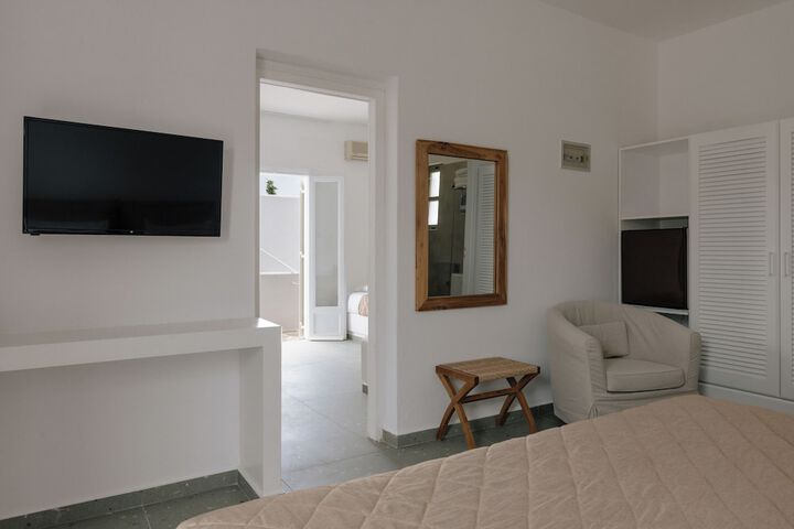 Room 27 of 108