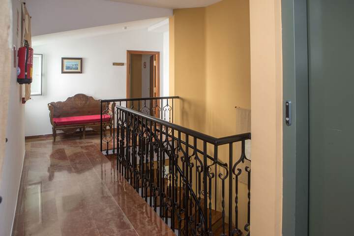 Ballroom/Hall 35 of 41