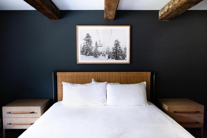 2 Double Beds (3 of 4)