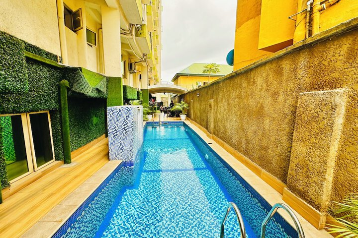 Pool 30 of 51