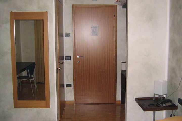 Room 21 of 83