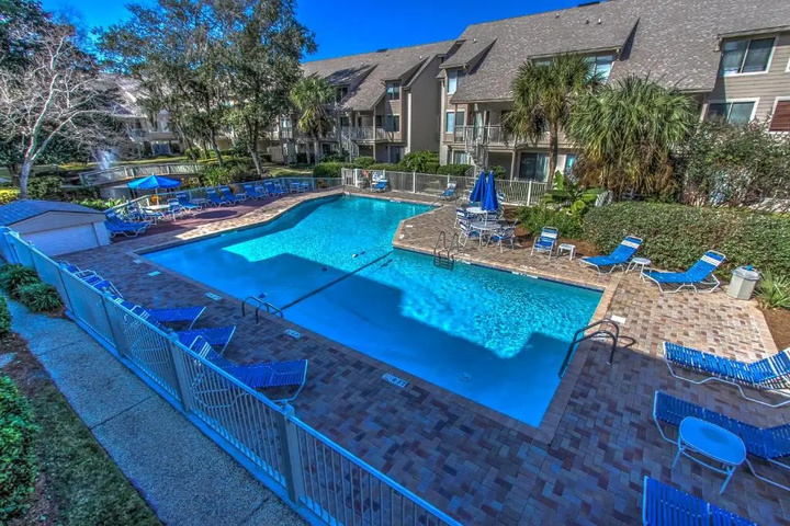 Pool 11 of 19