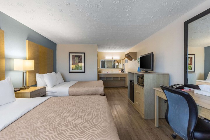 Room 12 of 35