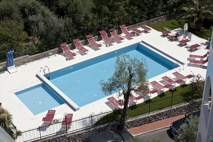 Pool 23 of 37