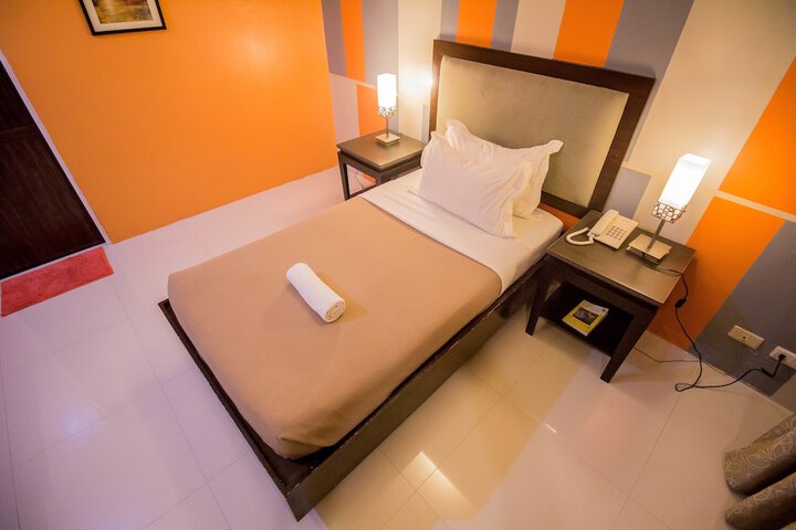Room 14 of 36