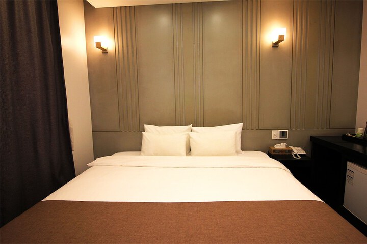Room 20 of 74