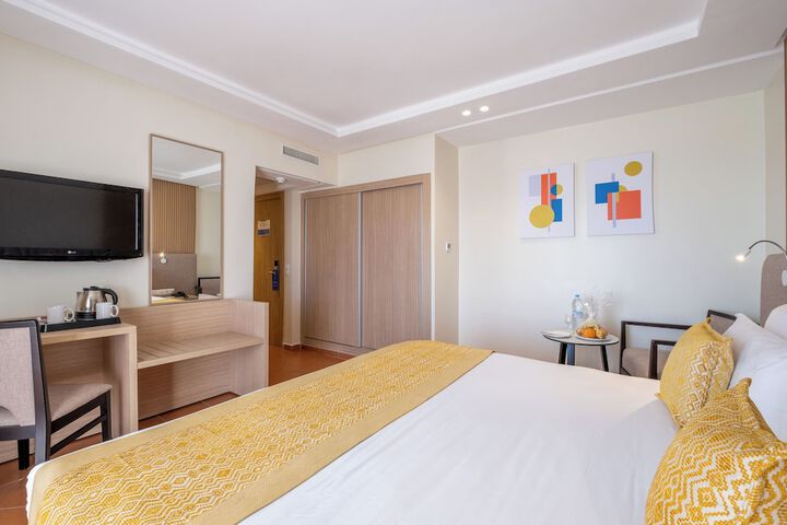 Room 10 of 55