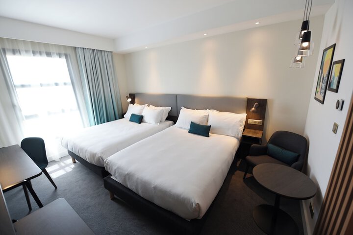 Room 14 of 65