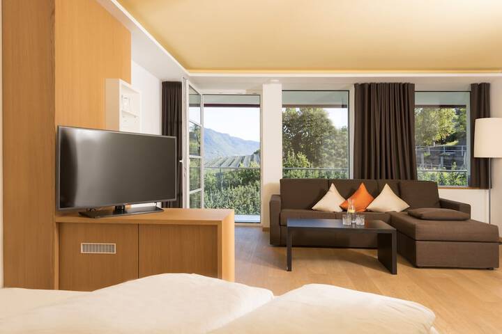 Room 49 of 100