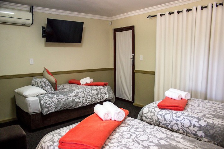 Room 4 of 36