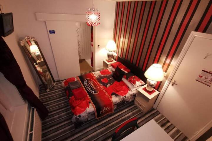 Room 15 of 35