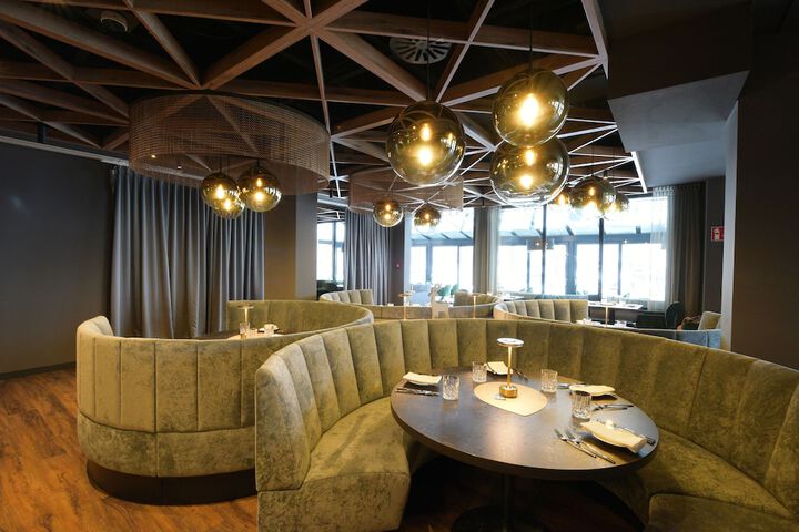 Dining 56 of 82
