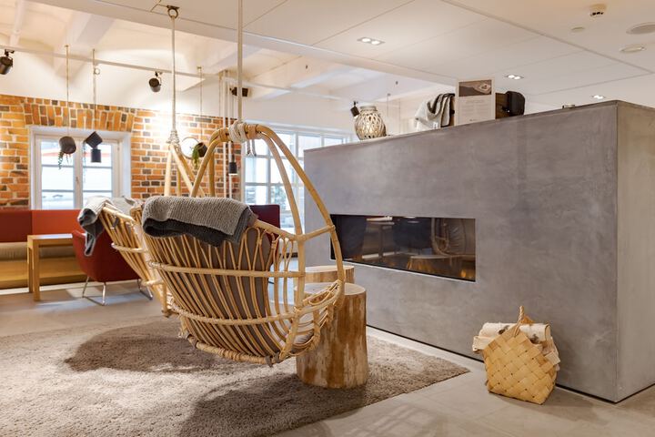 Guest Lobby