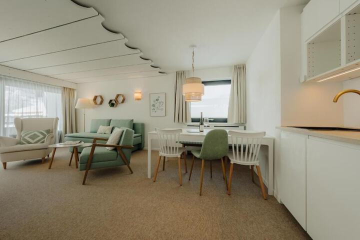 Room 11 of 22
