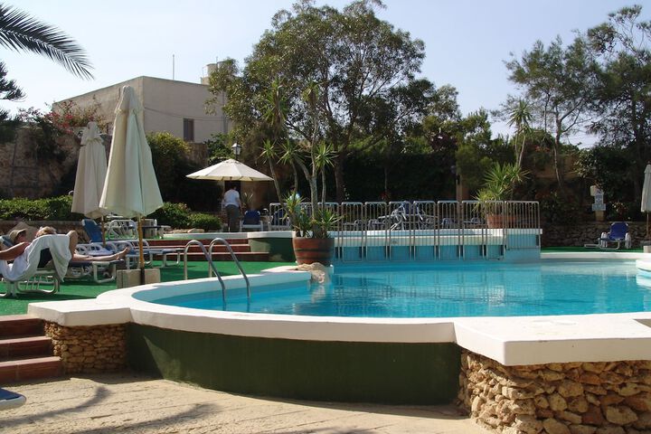 Pools & Facilities