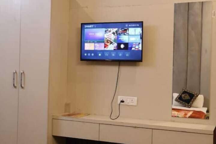 Room 3 of 15