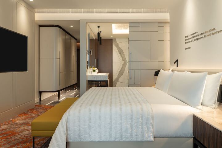 Room 51 of 188