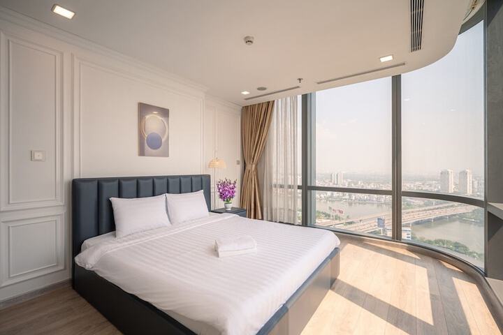 Room 60 of 243