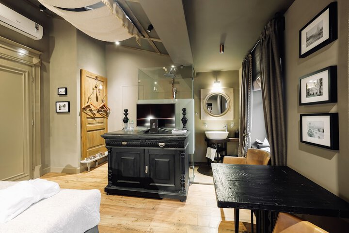 Room 14 of 73