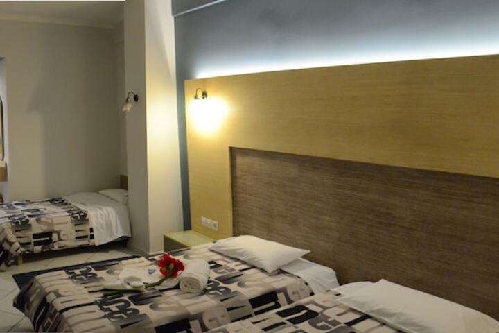 Room 14 of 34
