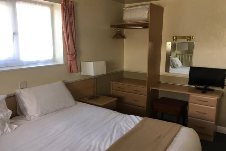 Room 6 of 26