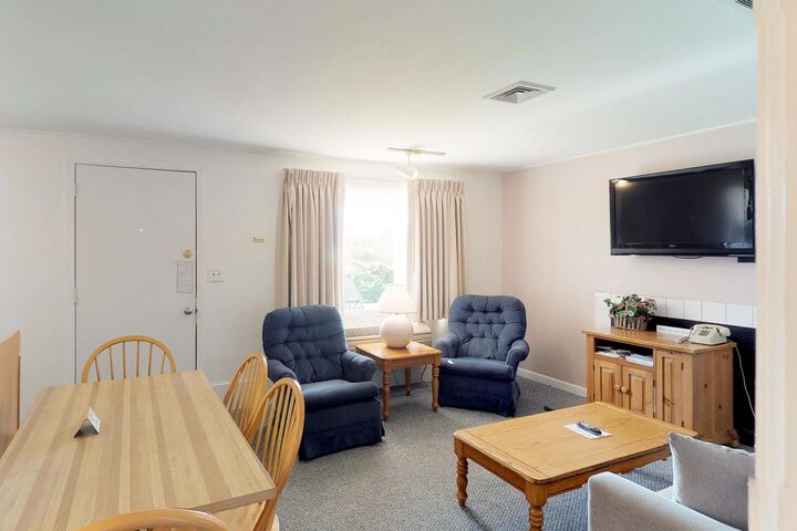 Room 146 of 171