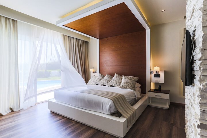 Room 4 of 79