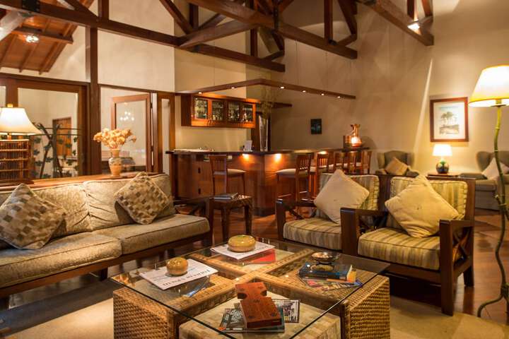 Lounge 100 of 123