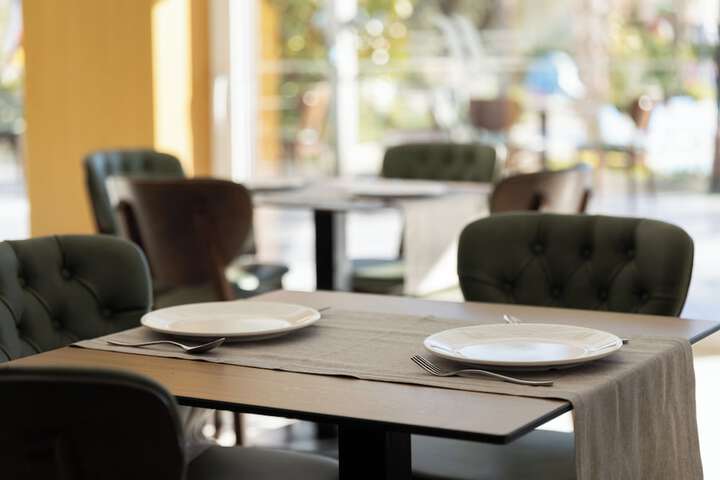 Dining 31 of 47