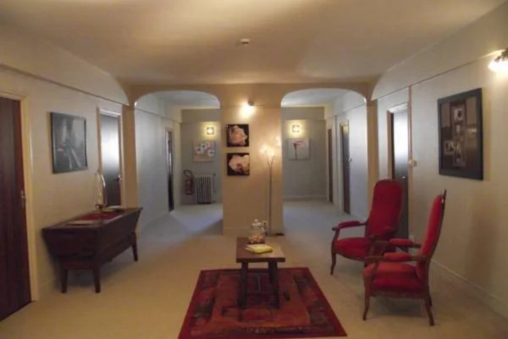 Room 4 of 10