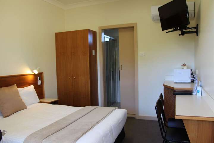 Room 22 of 49