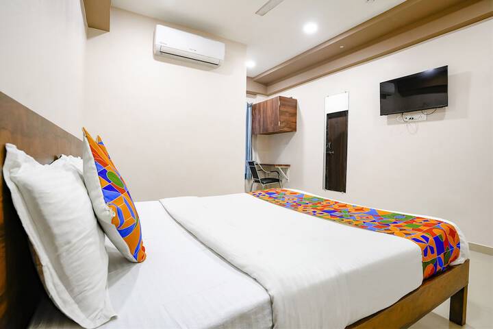 Room 6 of 25