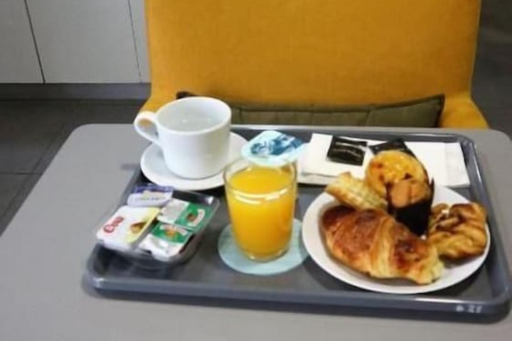 Breakfast/Coffee Service 25 of 59
