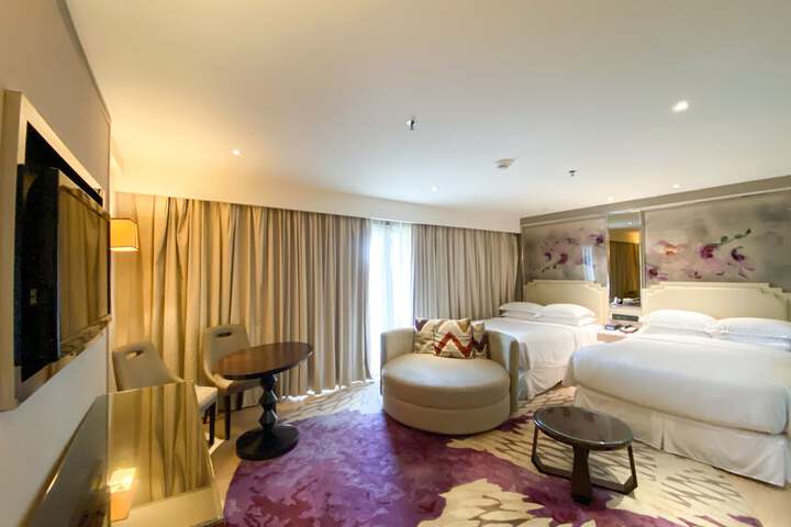 Room 6 of 79