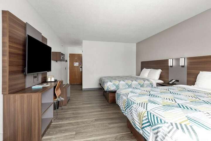 Room 9 of 31