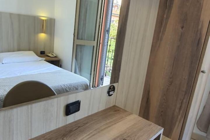 Room 5 of 23