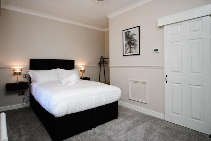 Room 8 of 32
