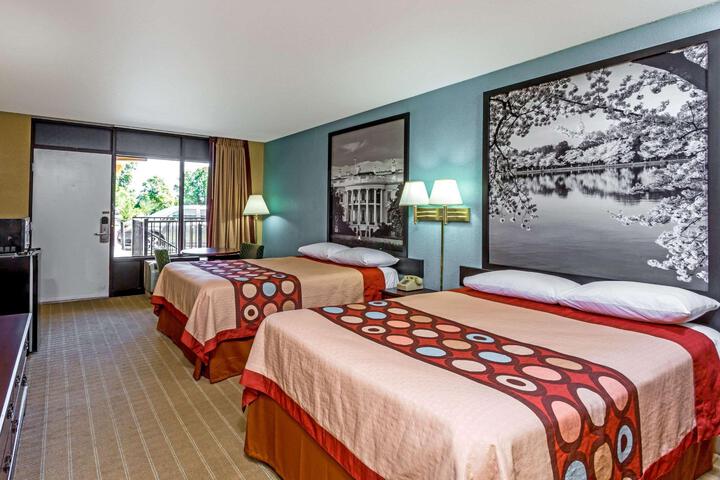 2 Double Beds (8 of 9)