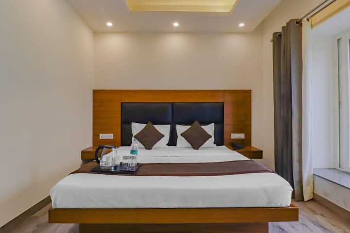 Room 3 of 20