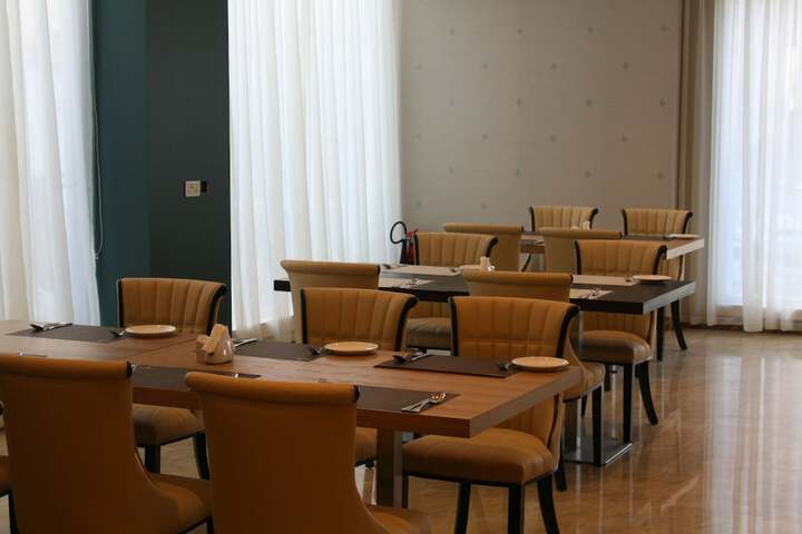 Dining 63 of 107