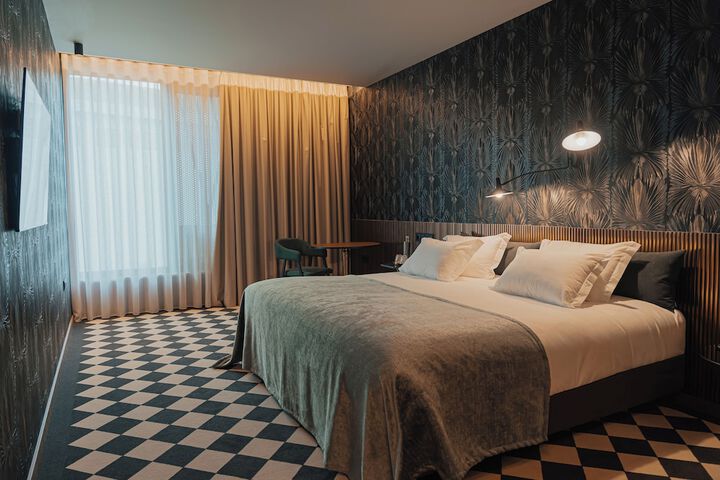 Room 12 of 61