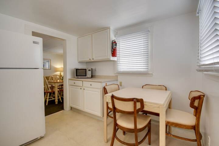 2 Double Beds (7 of 16)