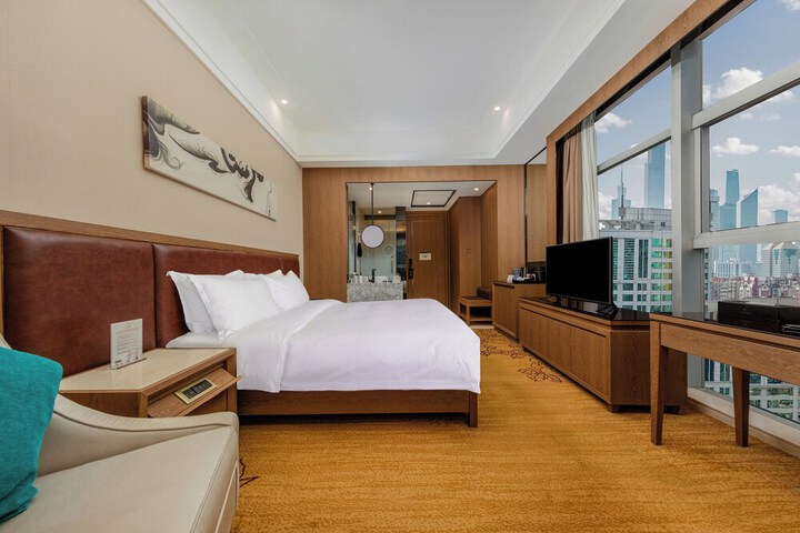 Room 18 of 93